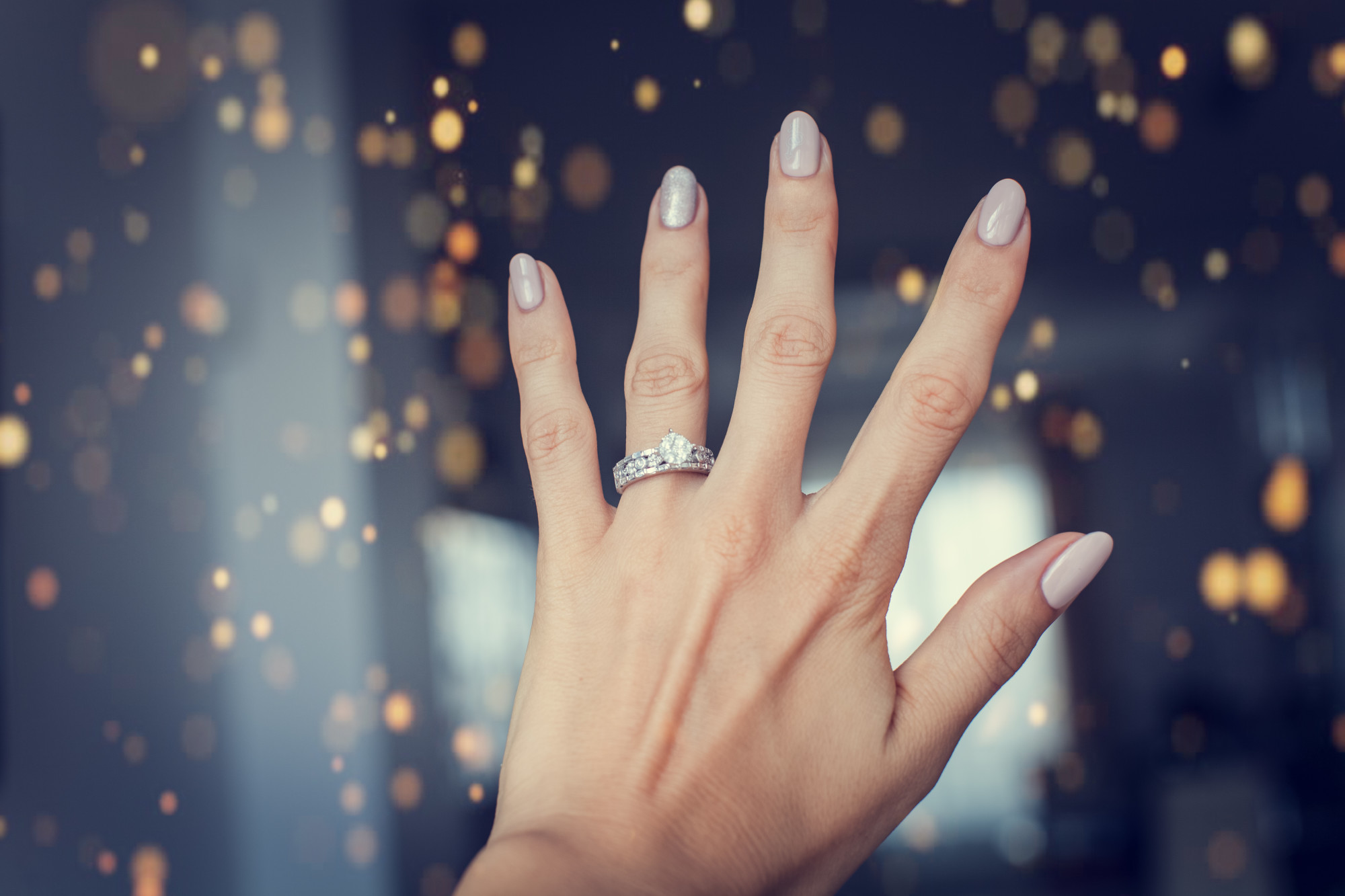 Gorgeous Engagement Rings To Buy Under 1 Lakh!